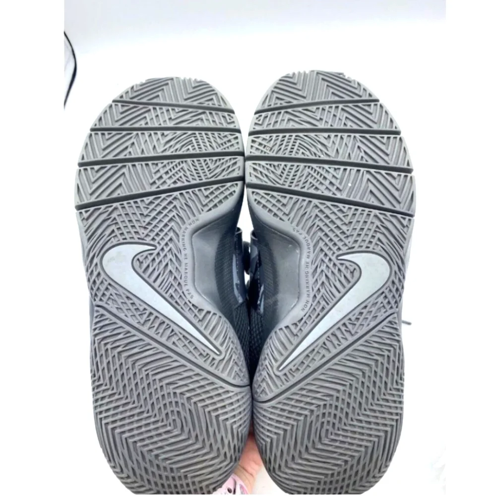Nikes sneakers - Picture 2 of 4